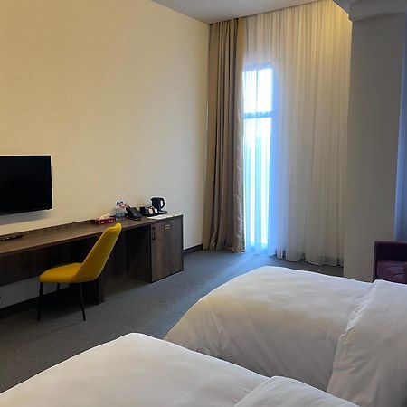 Grand Plaza Hotel サマルカンド エクステリア 写真